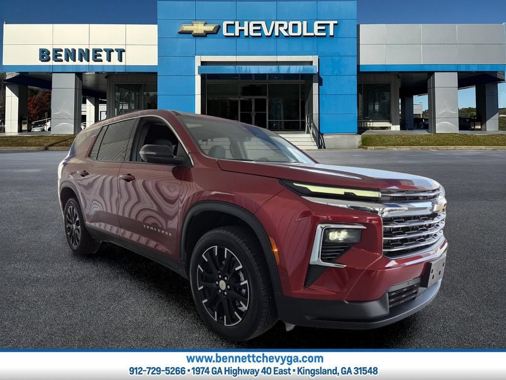 Used 2025 Chevrolet Traverse LT SUV