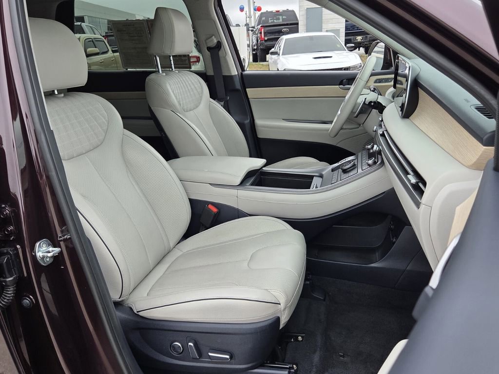 2024 Hyundai Palisade Limited - Photo 20