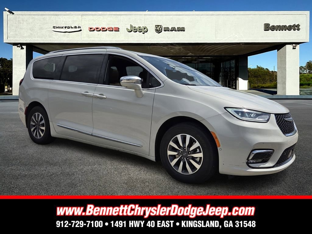 2021 Chrysler Pacifica Hybrid Limited Hybrid's photo