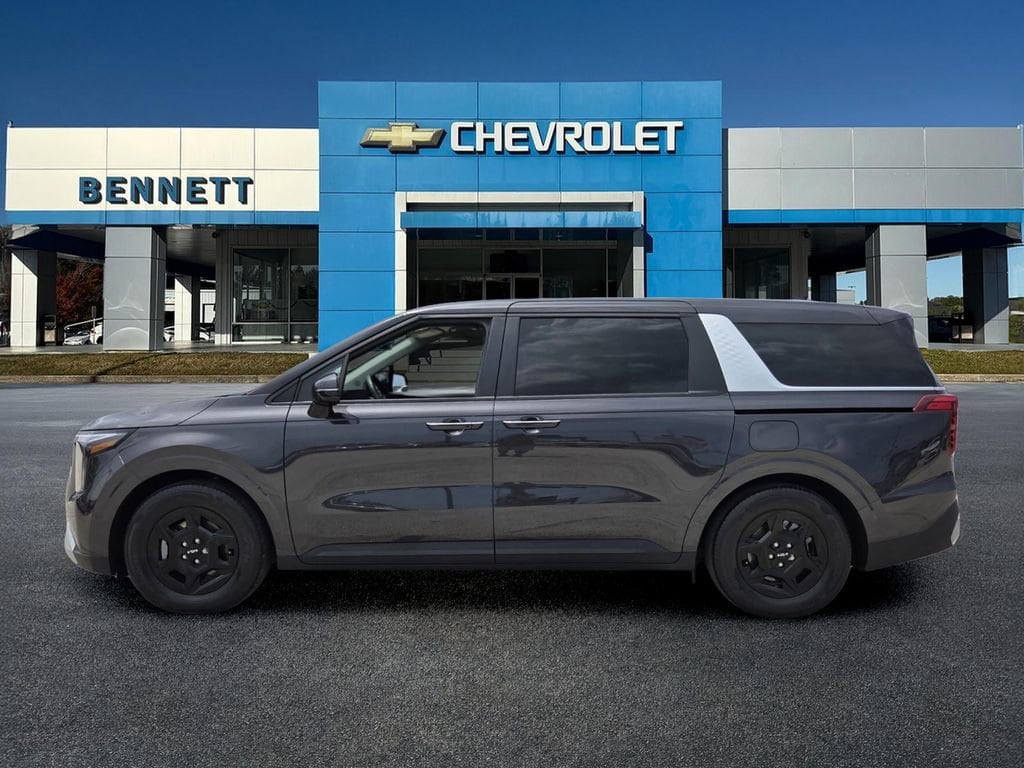 Used 2025 Kia Carnival LXS