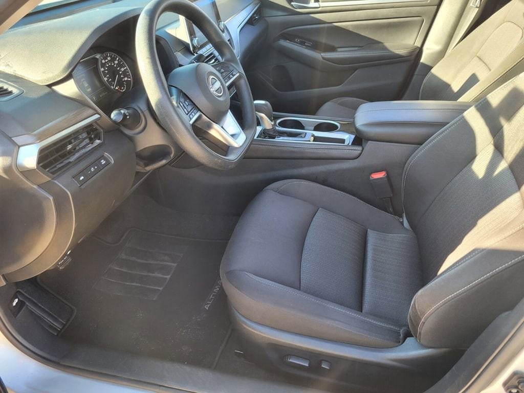 2023 Nissan Altima SV - Photo 6