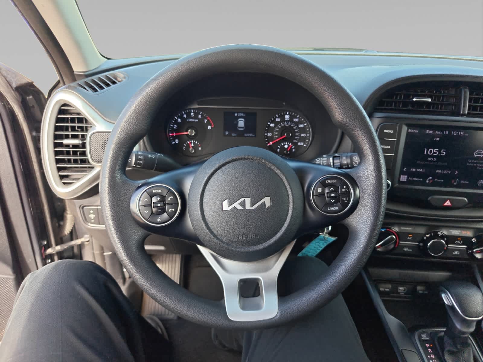 2022 Kia Soul LX - Photo 12