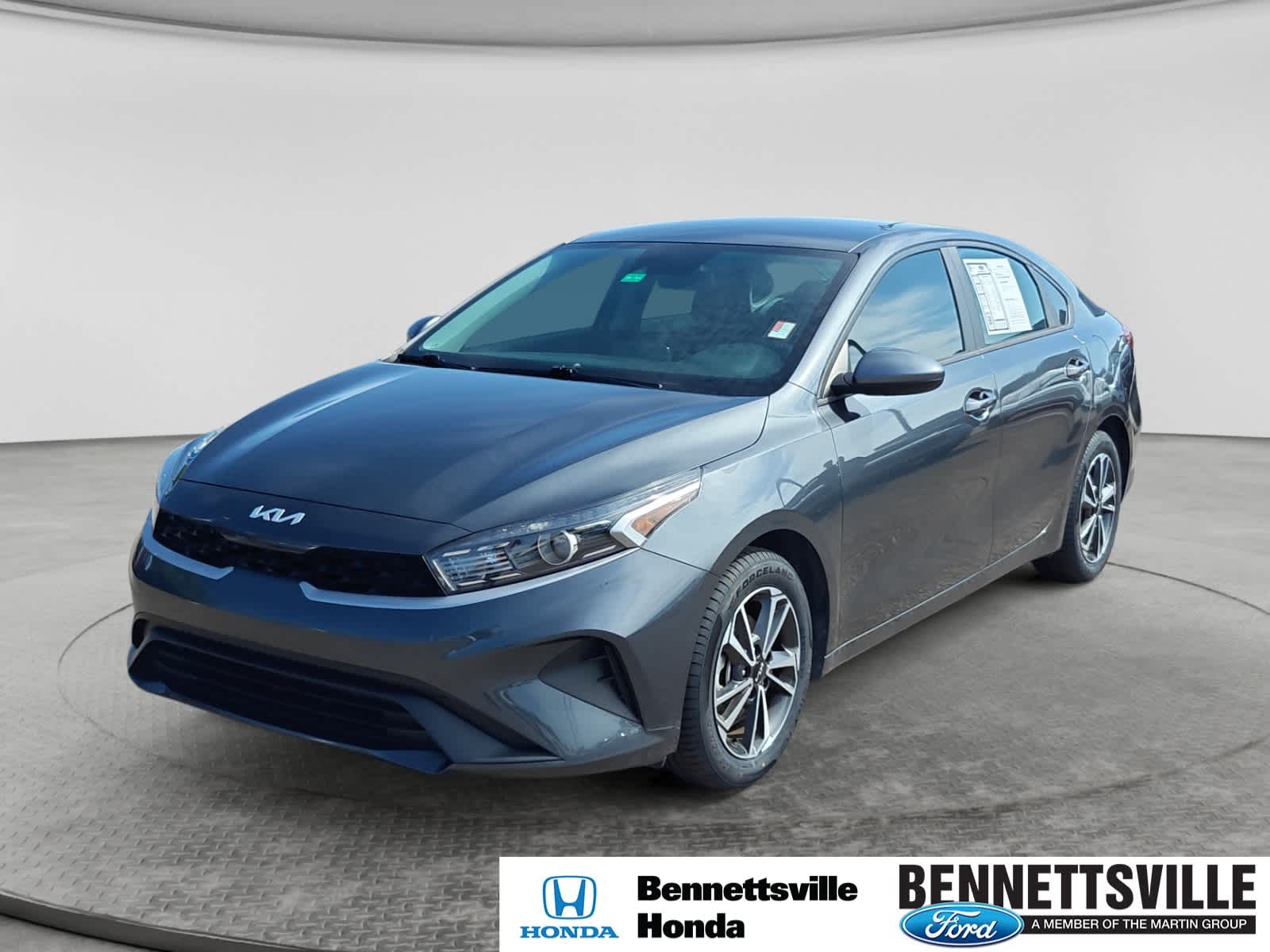 2024 Kia Forte LXS AT's photo