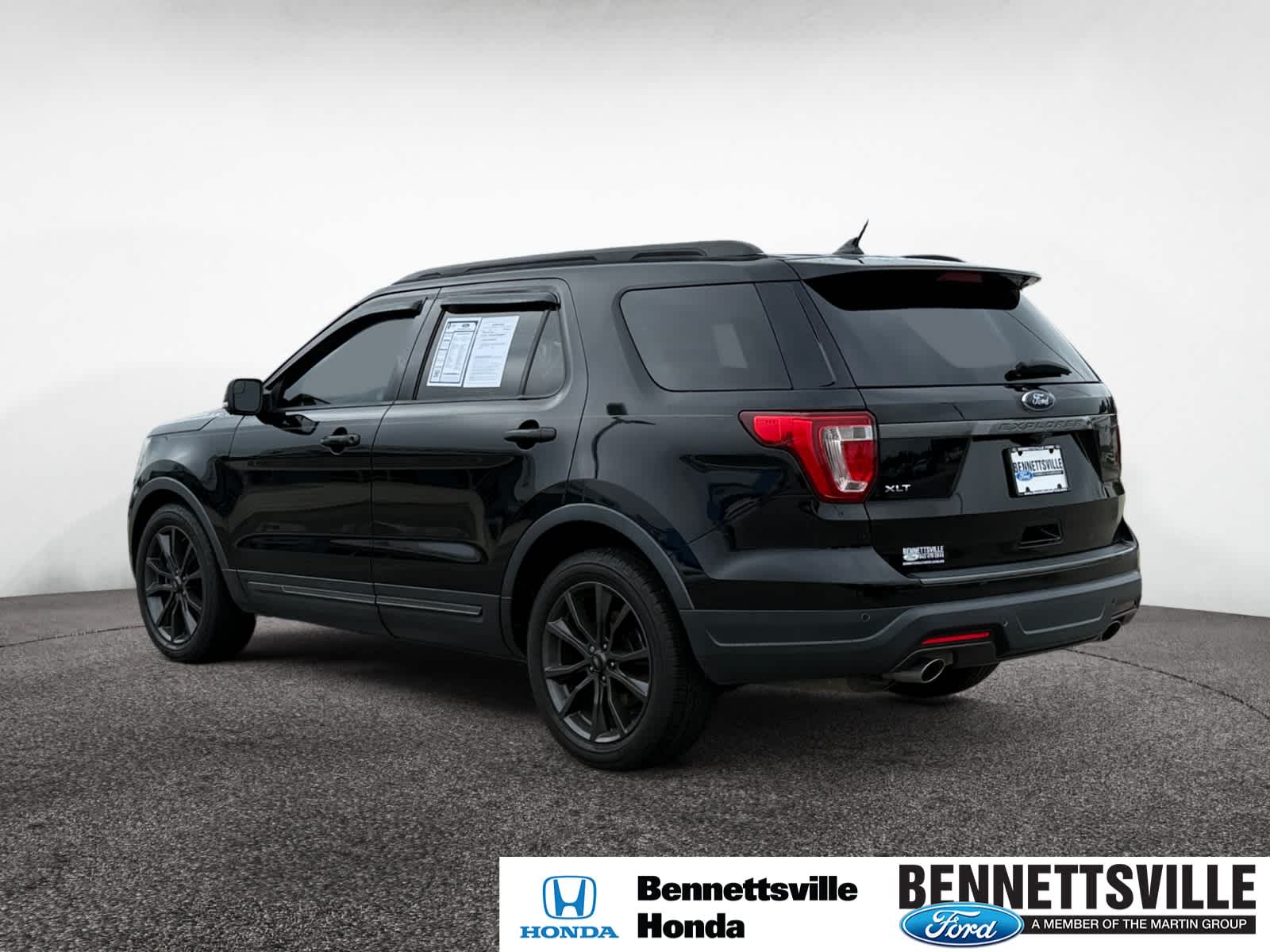 2018 Ford Explorer XLT photo 3