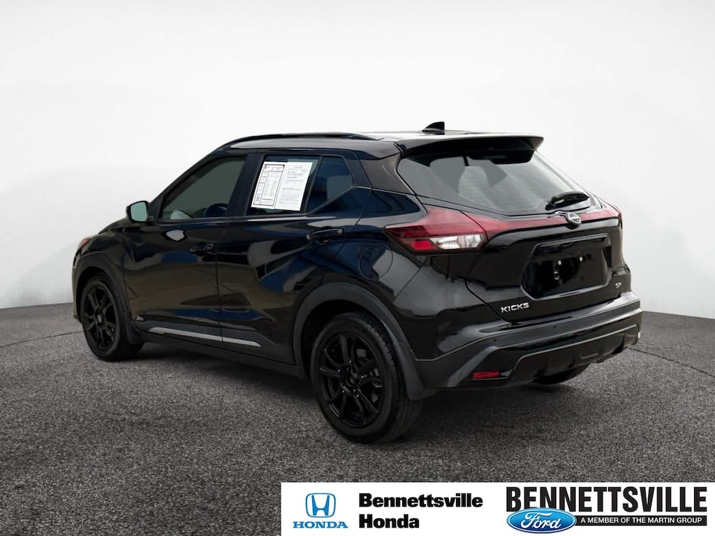 Used 2022 Nissan Kicks SR SUV
