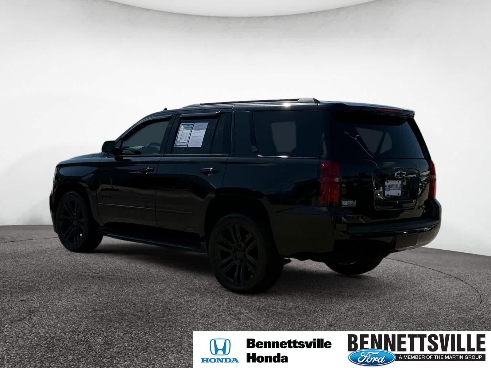 2018 Chevrolet Tahoe Premier photo 2