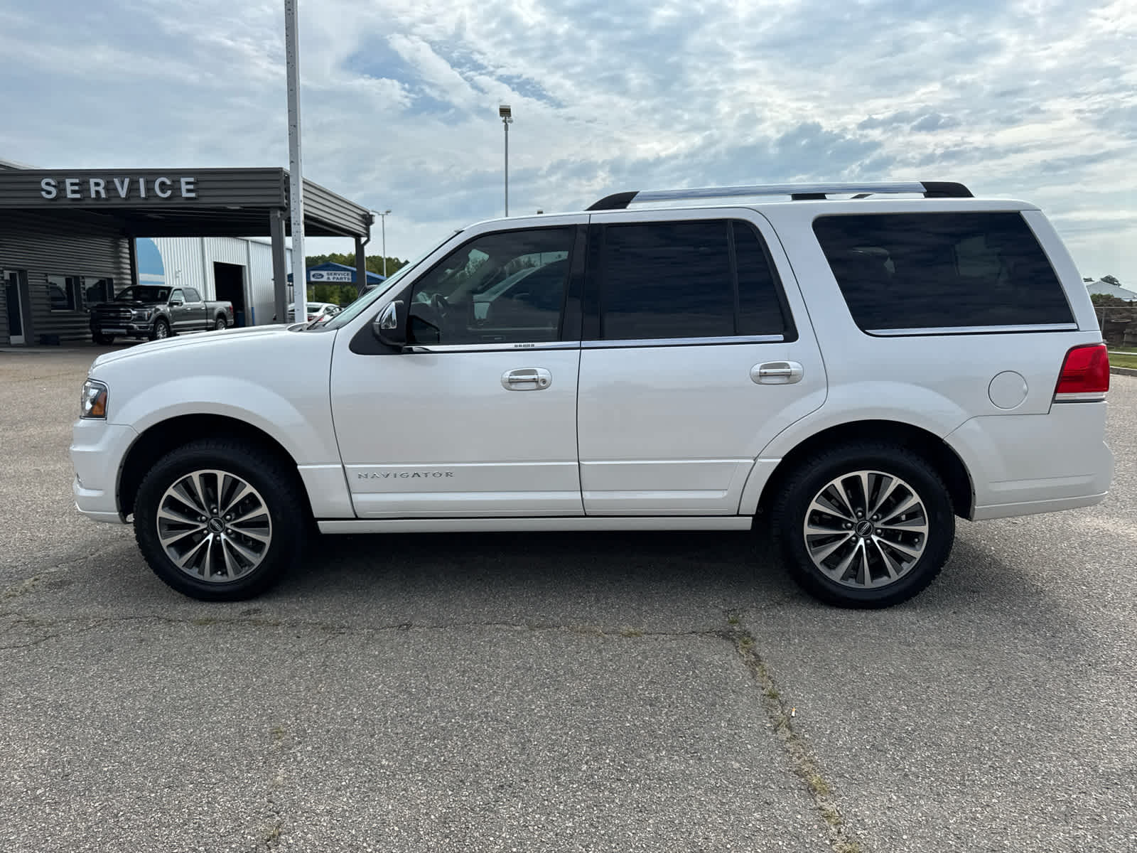 Used 2017 Lincoln Navigator Select with VIN 5LMJJ2HT3HEL11831 for sale in Bennettsville, SC