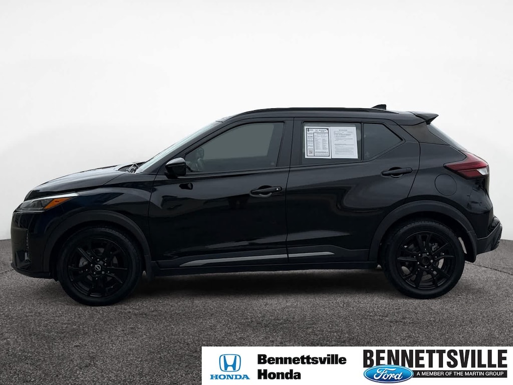 Used 2022 Nissan Kicks SR SUV