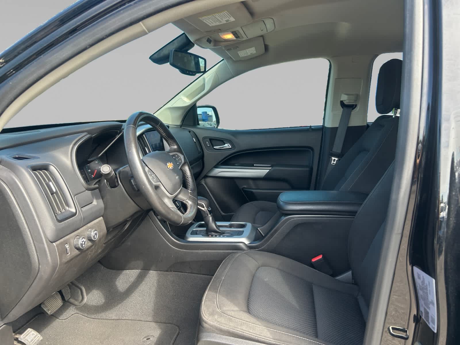 2022 Chevrolet Colorado LT - Photo 11