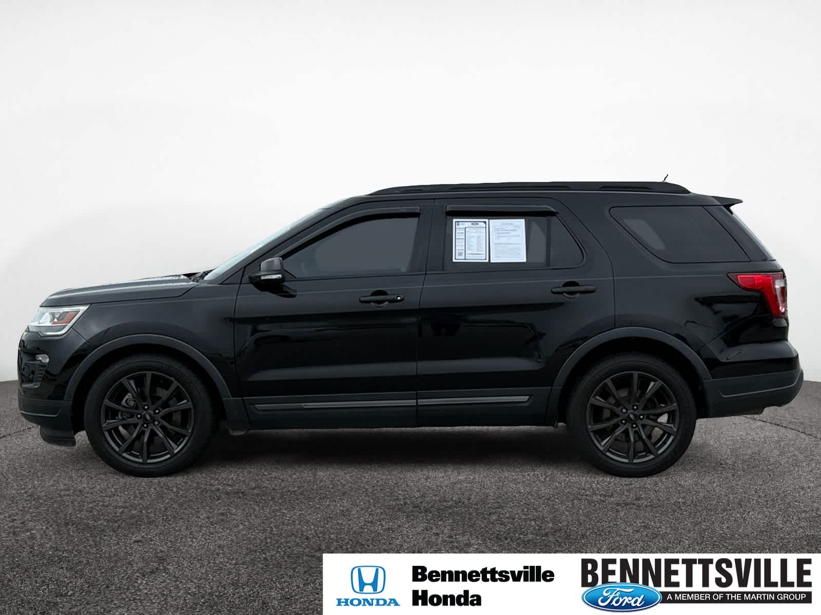 2018 Ford Explorer XLT photo 2