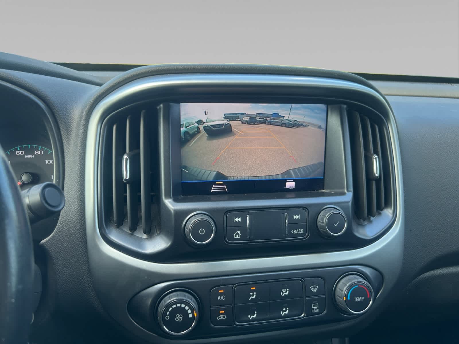 2022 Chevrolet Colorado LT - Photo 15
