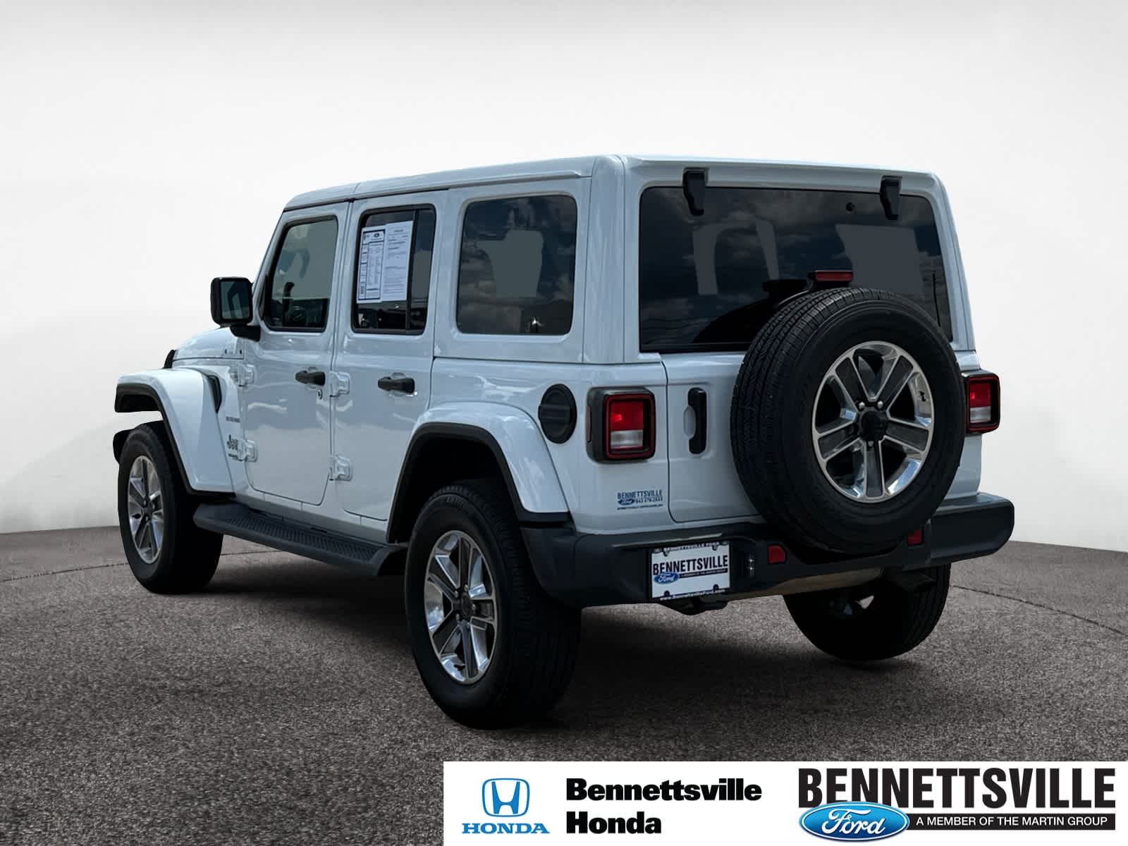 2021 Jeep Wrangler Unlimited Sahara photo 3