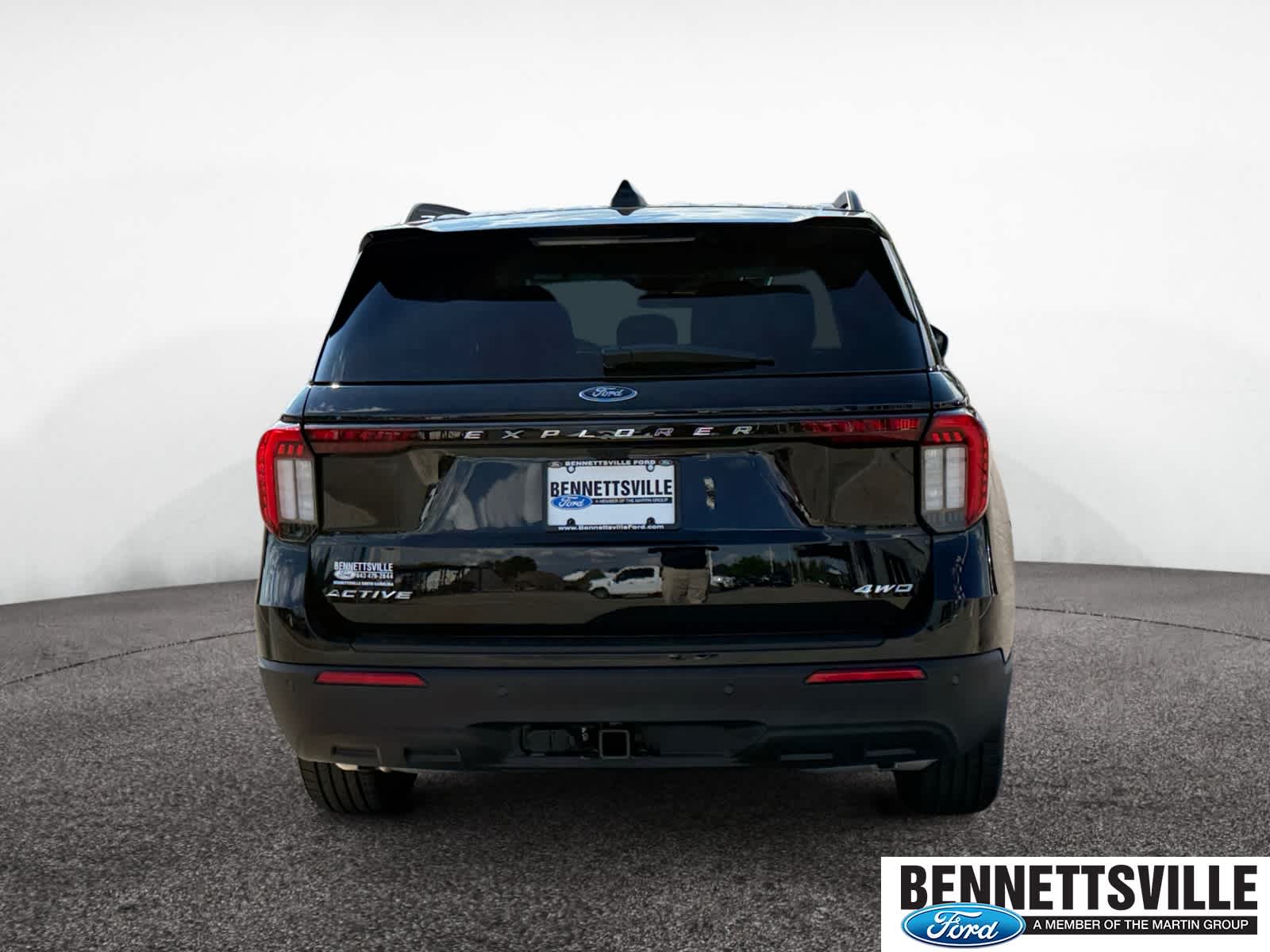2025 Ford Explorer photo 4