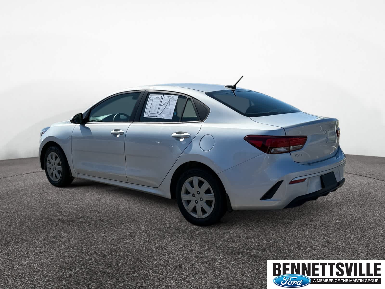 2023 Kia Rio LX photo 3