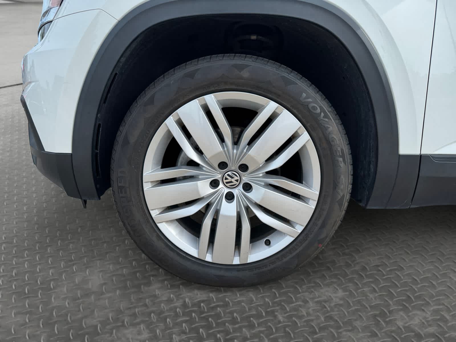 2019 Volkswagen Atlas SE w/Tech - Photo 9
