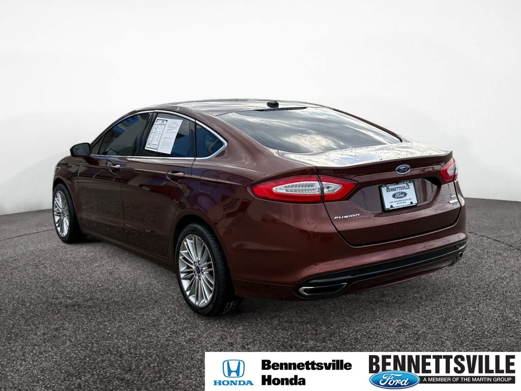 Used 2016 Ford Fusion SE Sedan