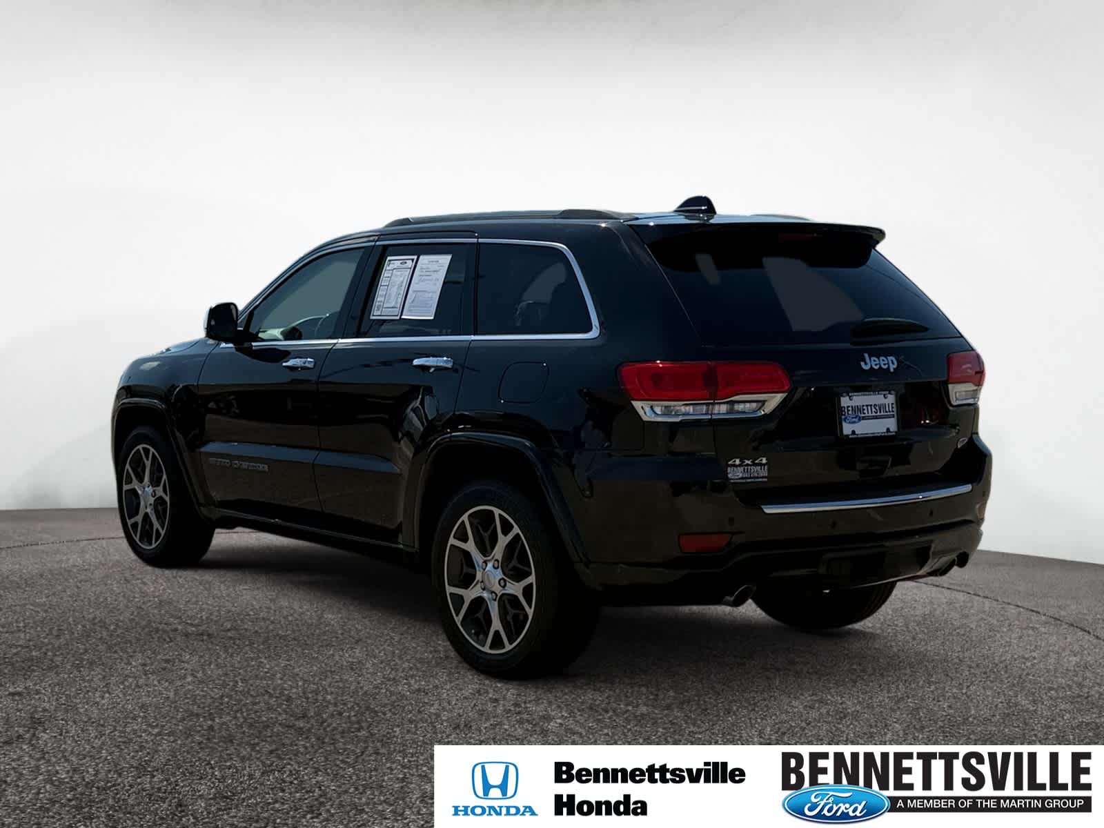 2019 Jeep Grand Cherokee Overland photo 2