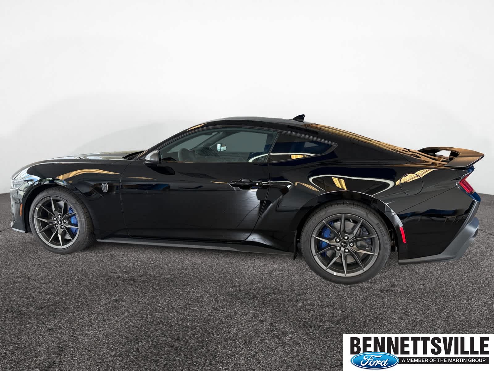 2025 Ford Mustang Dark Horse Premium photo 2