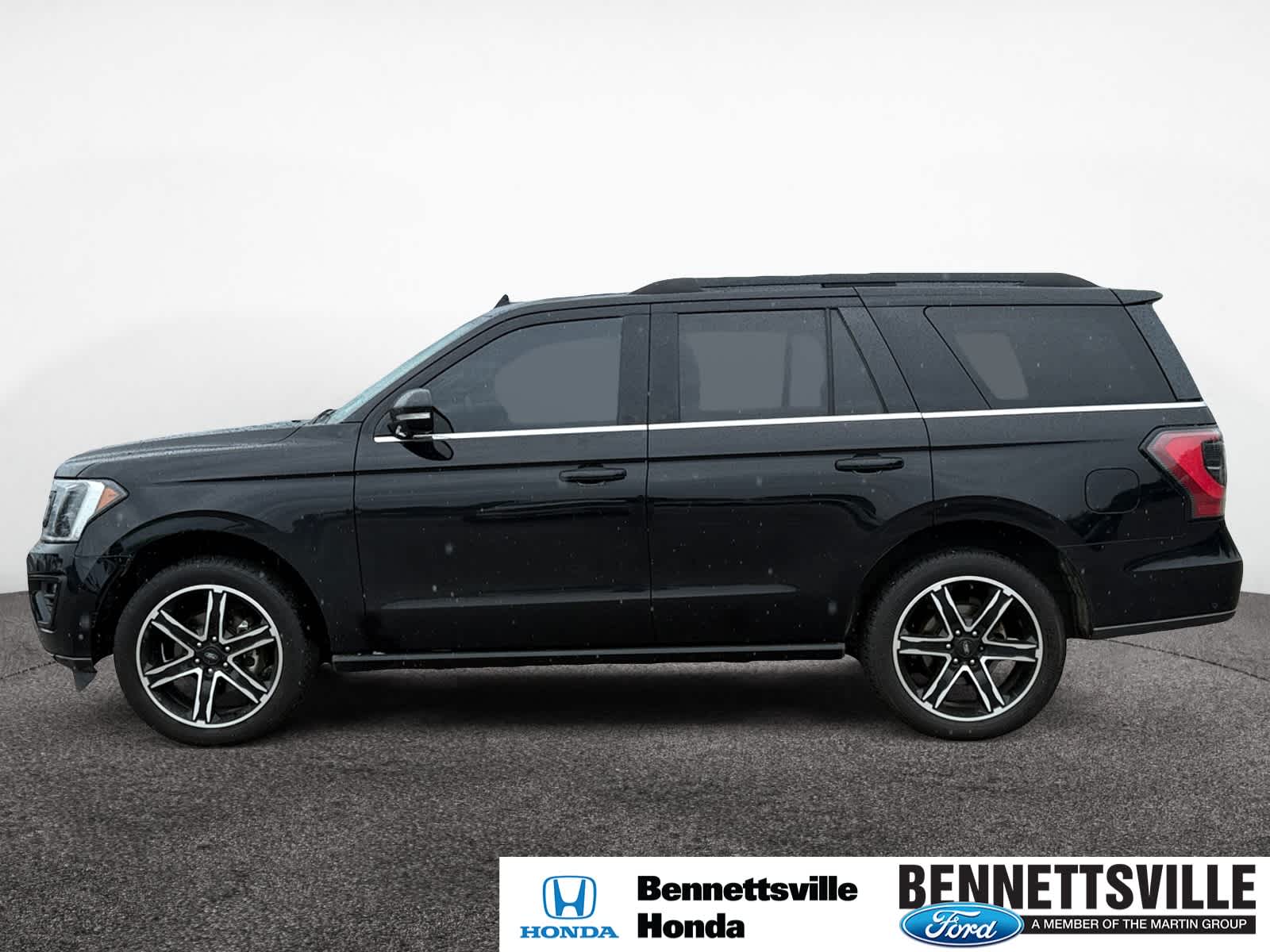 2021 Ford Expedition Limited photo 2