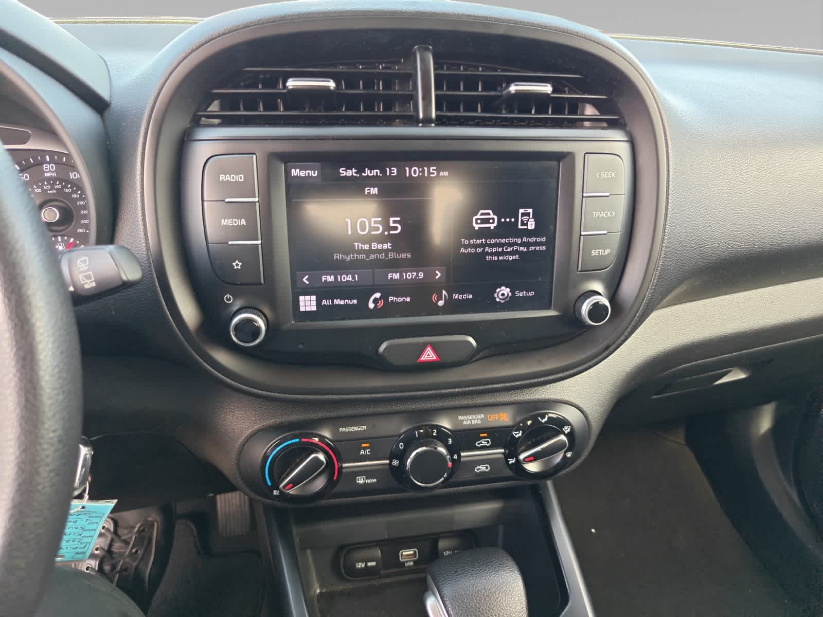 2022 Kia Soul LX - Photo 14