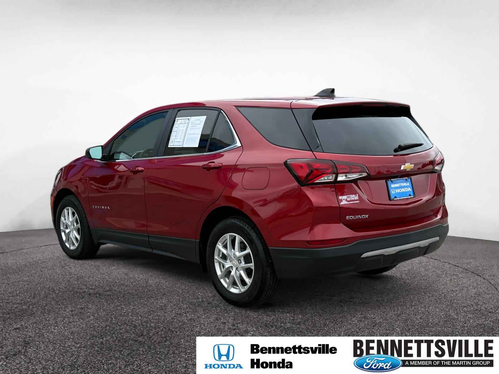 2022 Chevrolet Equinox LT photo 2