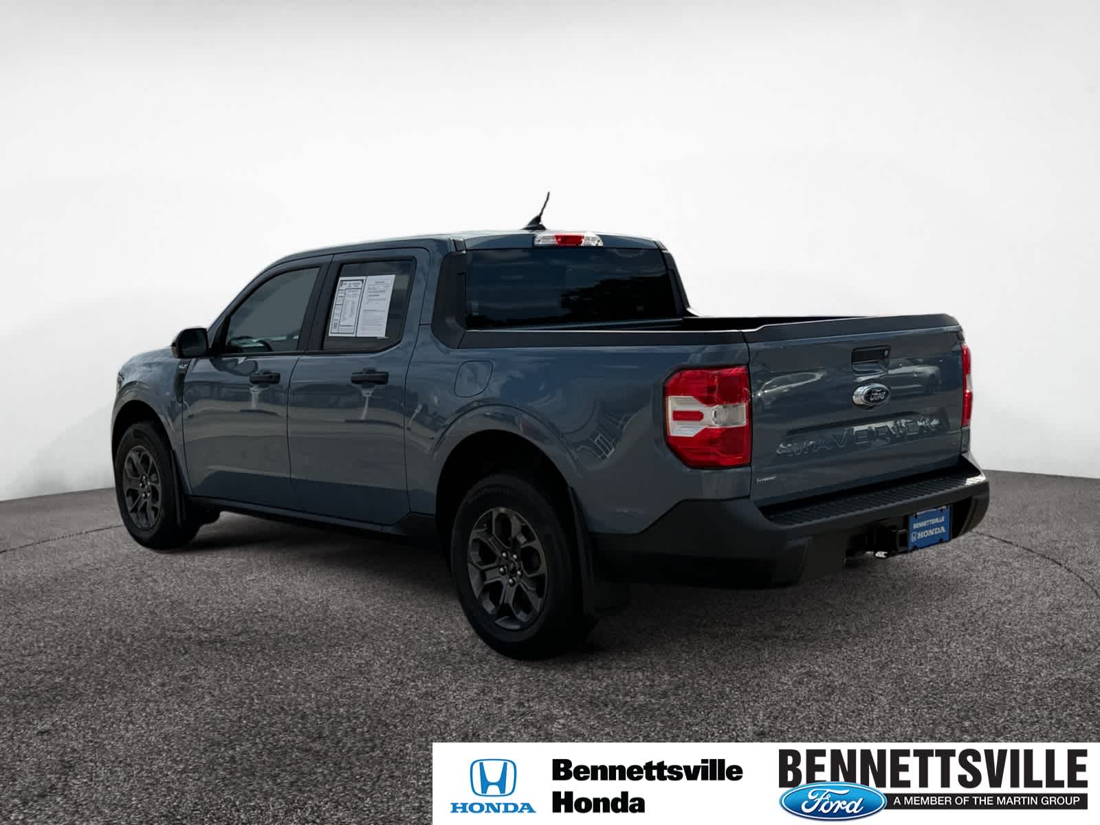 2024 Ford Maverick XLT photo 2