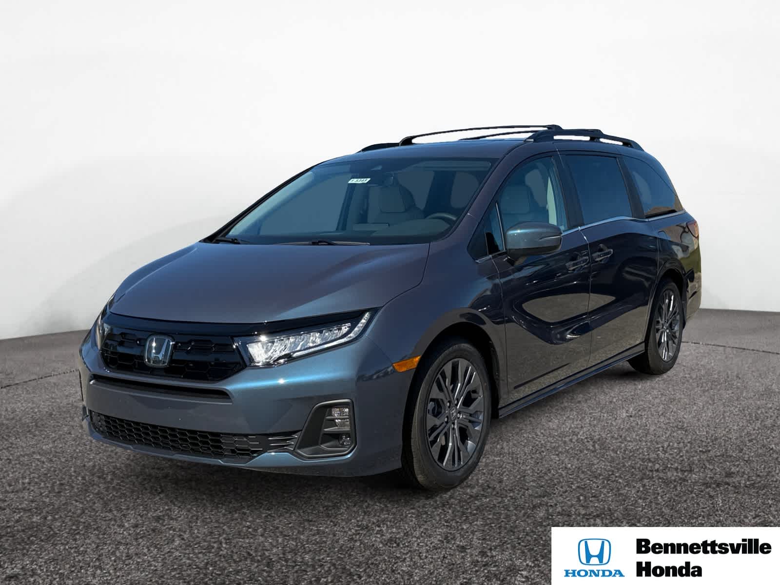 2026 Honda Odyssey Touring's photo