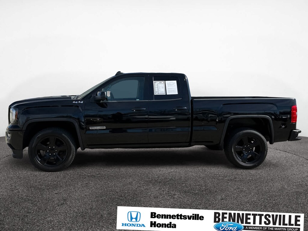 Used 2018 GMC Sierra 1500 4WD Double Cab 143.5 4WD Double Cab 143.5