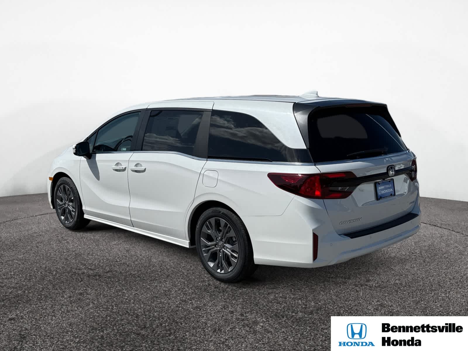 2026 Honda Odyssey Touring photo 3