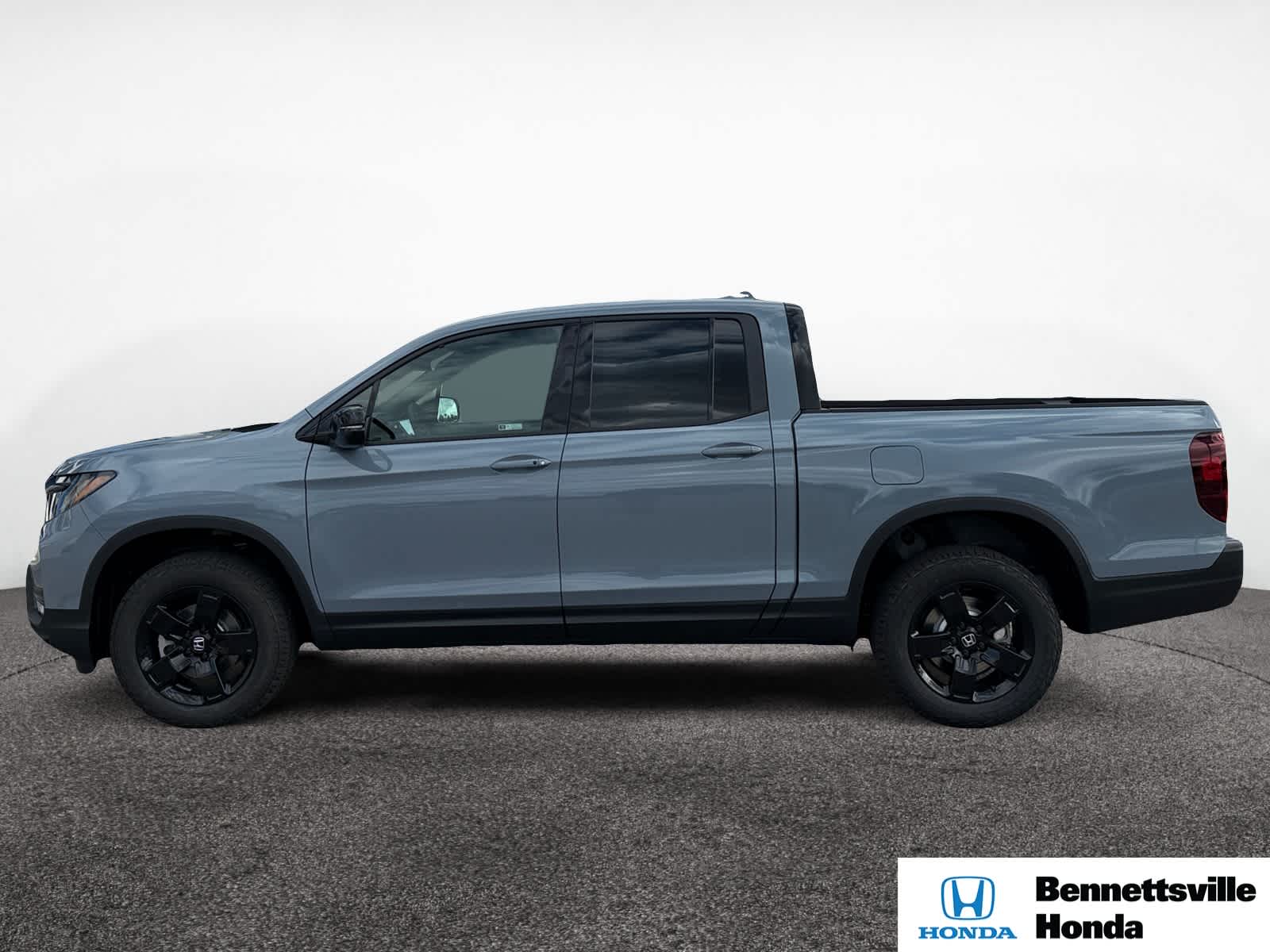 2026 Honda Ridgeline Black Edition photo 2