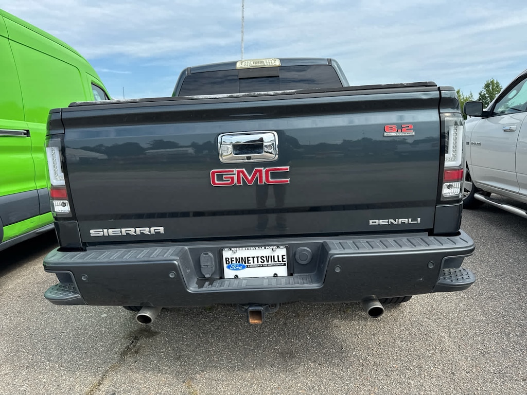 Used 2017 GMC Sierra 1500 Denali 4WD Crew Cab 143.5 4WD Crew Cab 143.5