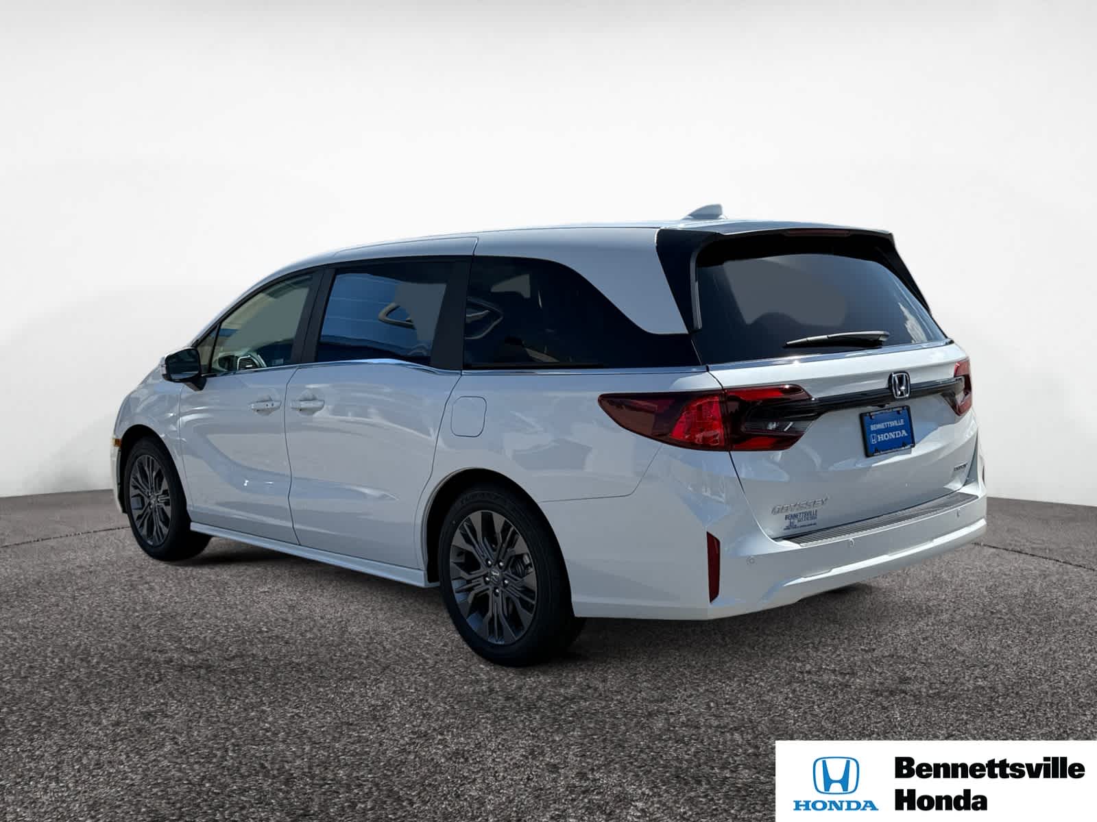 2026 Honda Odyssey Touring photo 3