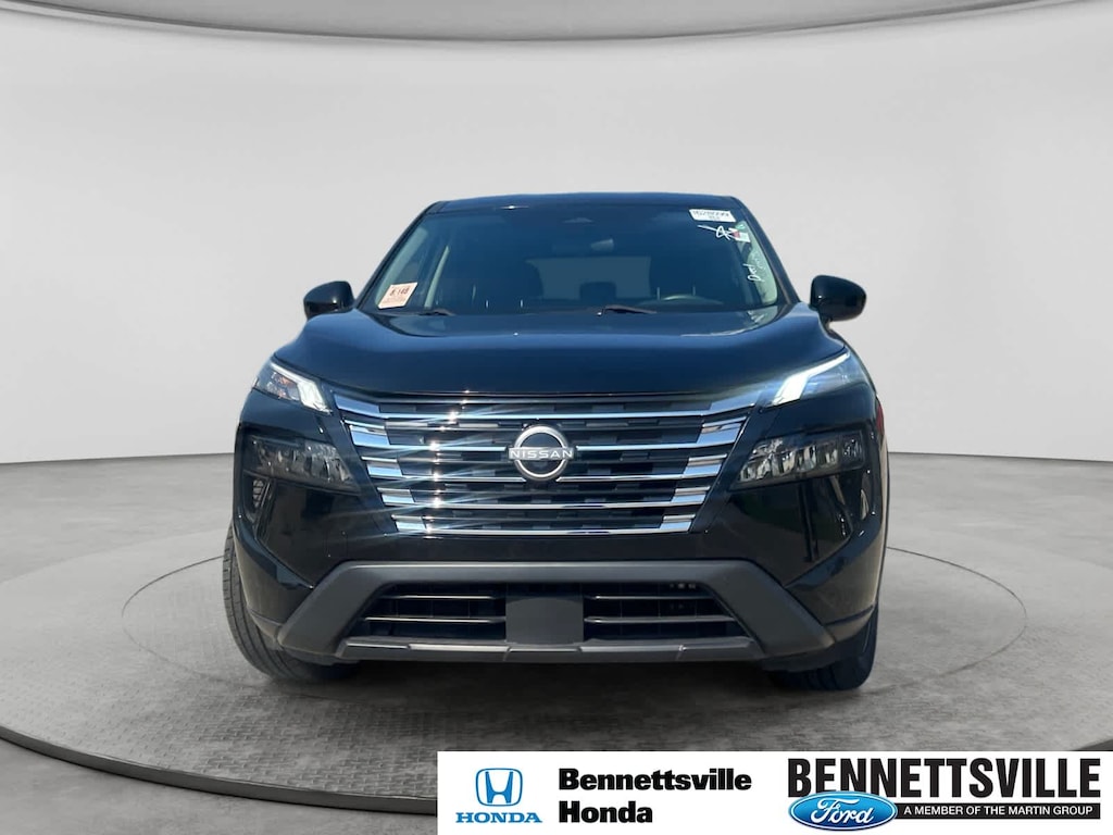 Used 2024 Nissan Rogue SV FWD