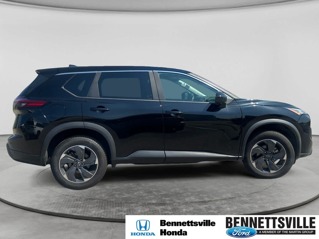 Used 2024 Nissan Rogue SV FWD