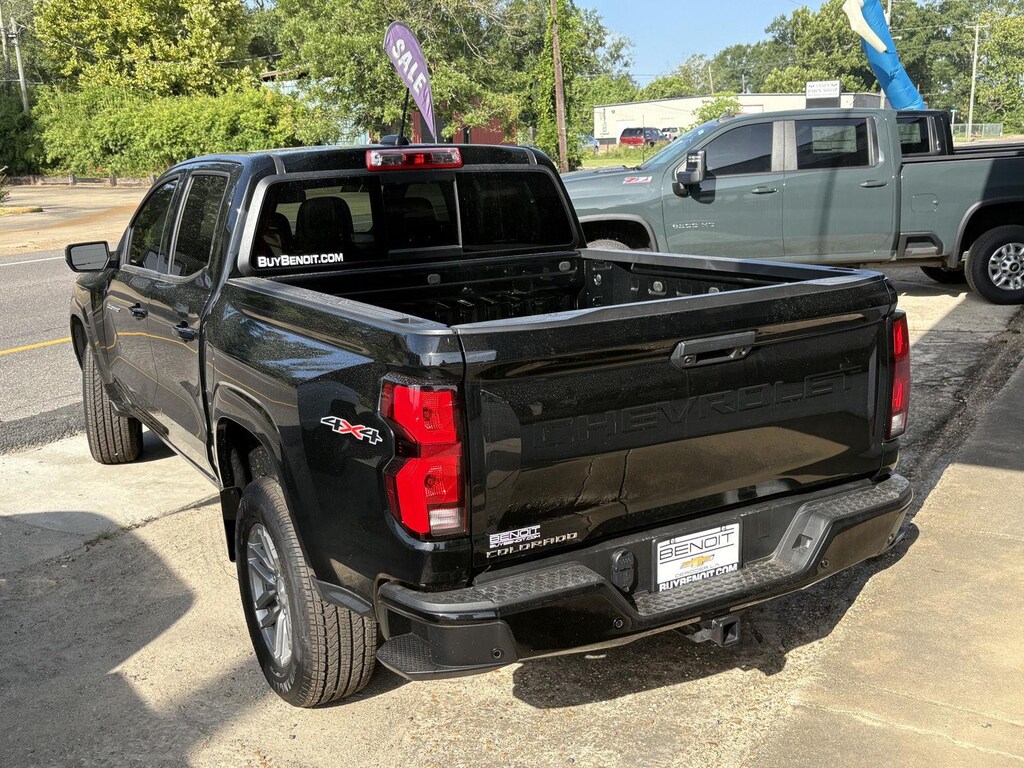 New 2025 Chevrolet Colorado WT/LT Truck