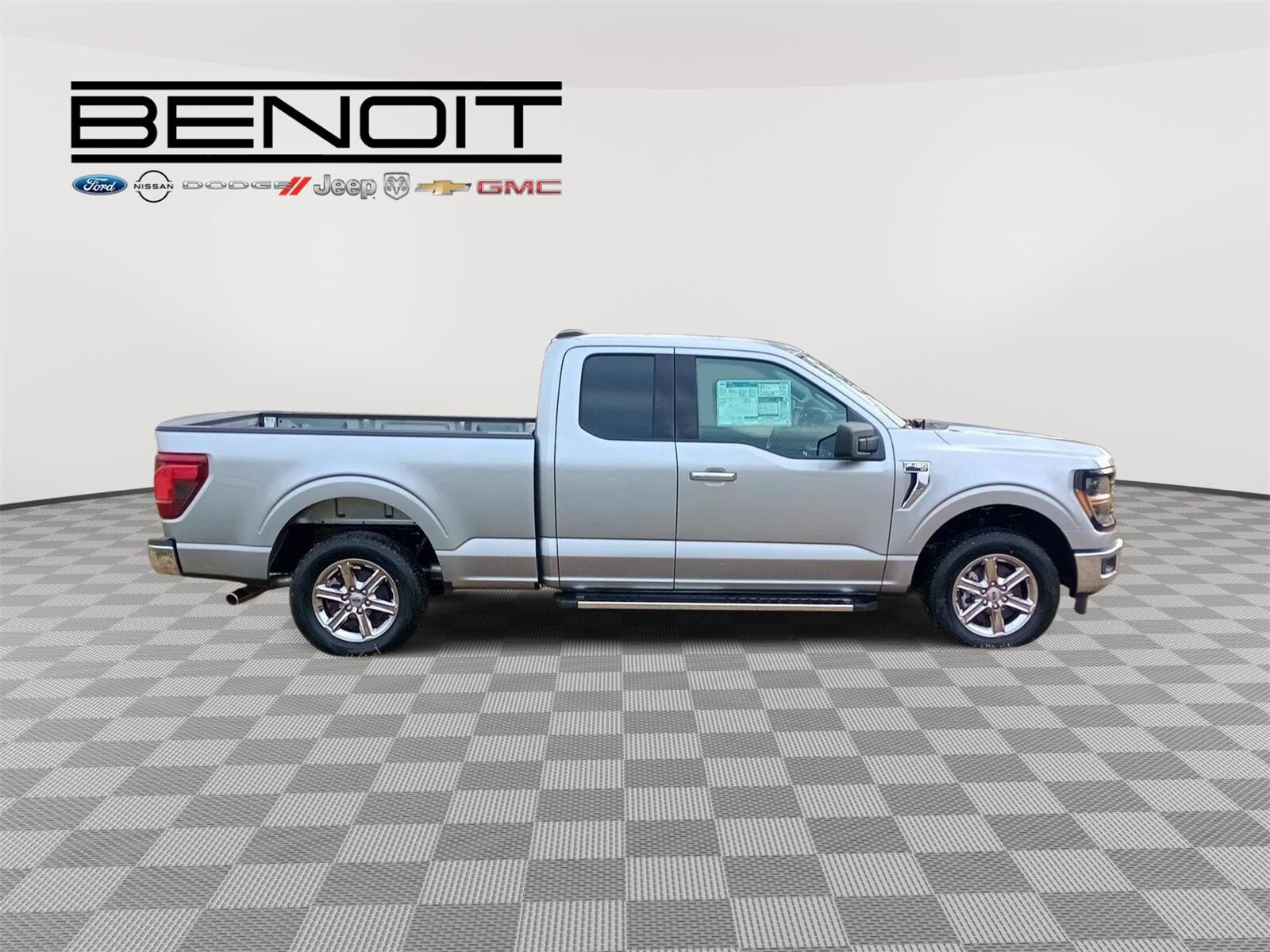 2025 Ford F-150 XLT photo 3