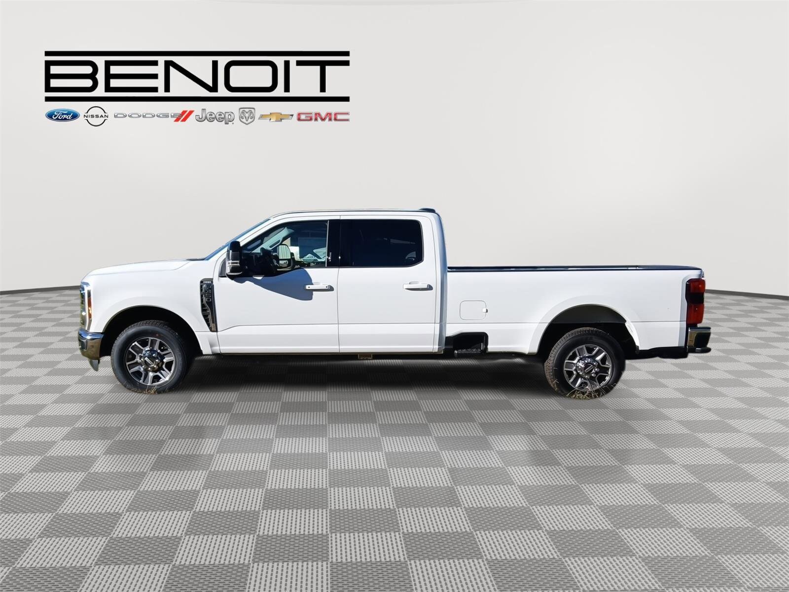 2026 Ford F-350 Lariat photo 2