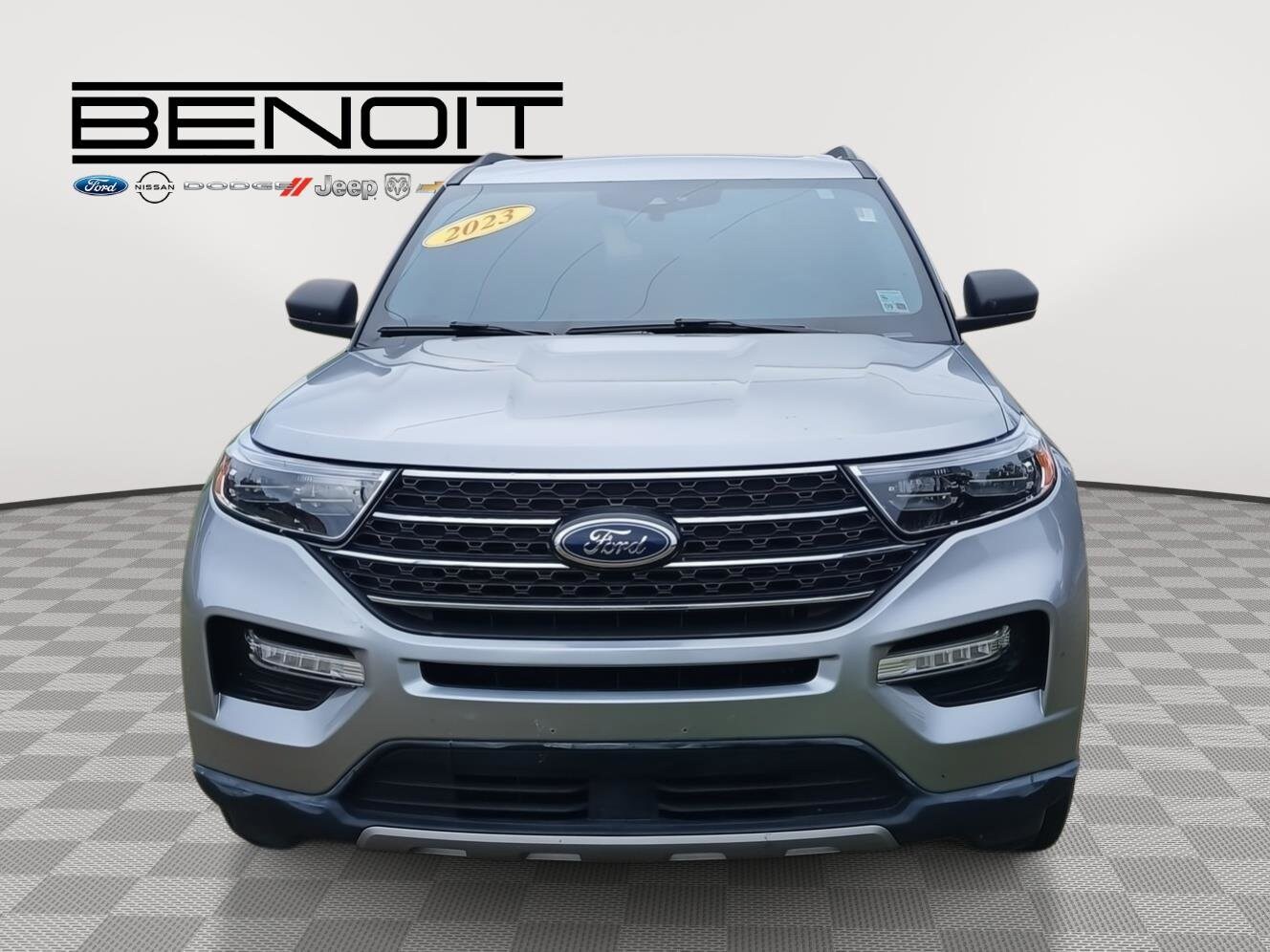 2023 Ford Explorer XLT photo 2