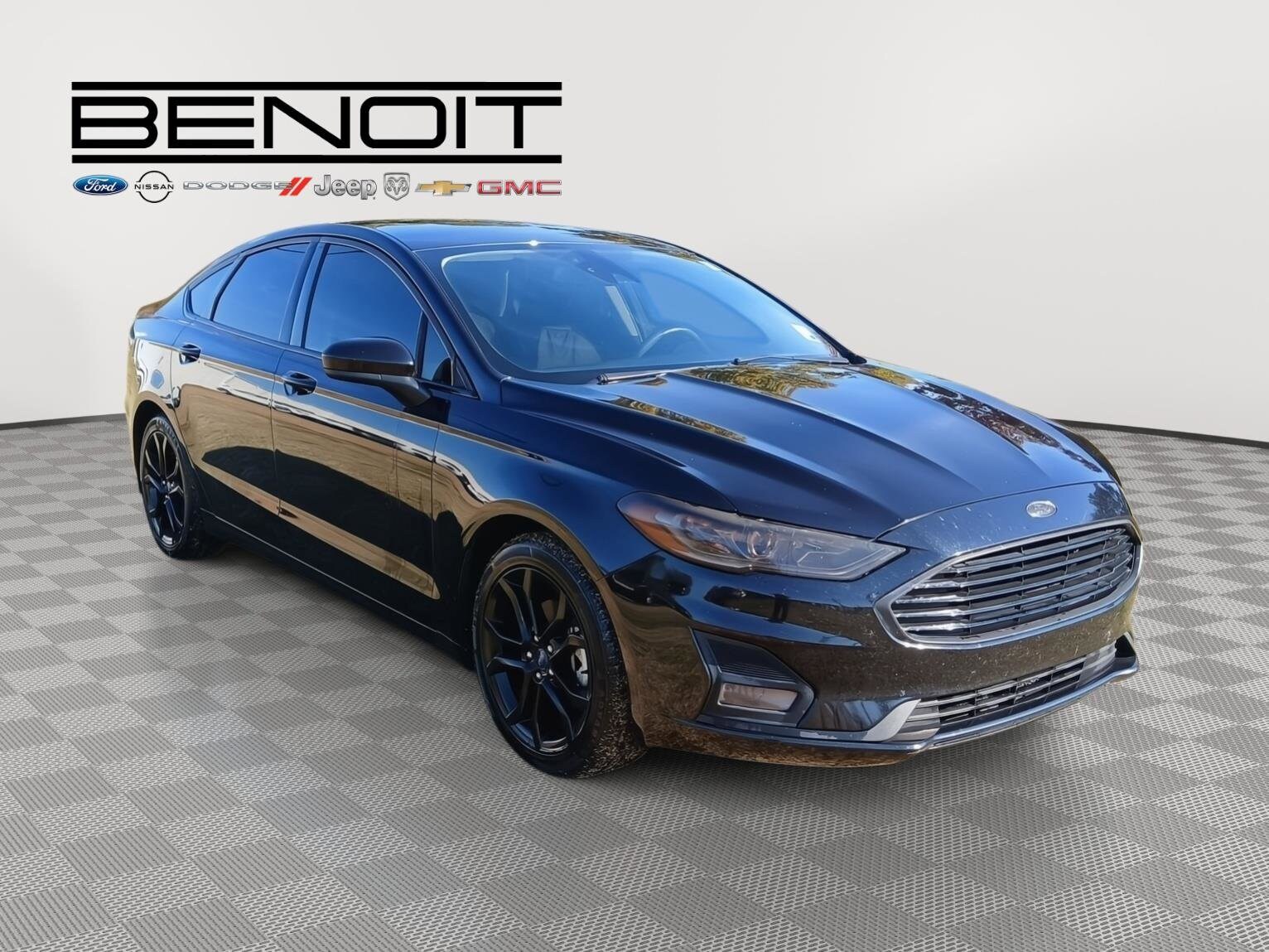 2019 Ford Fusion SE photo 3