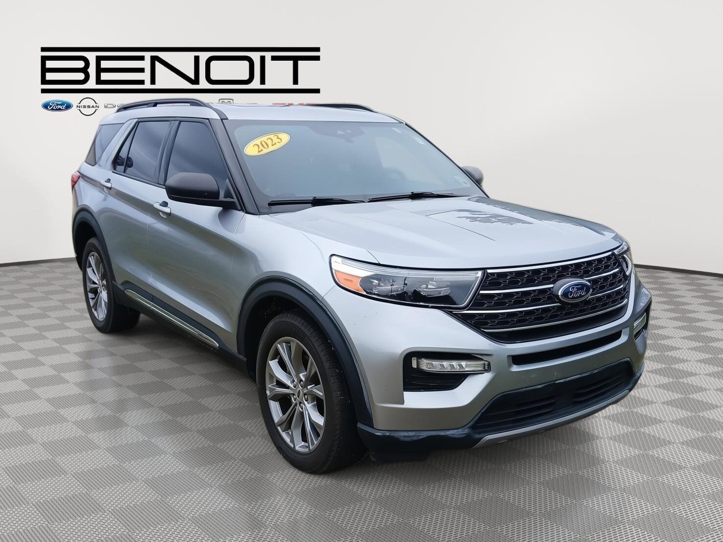 2023 Ford Explorer XLT photo 3