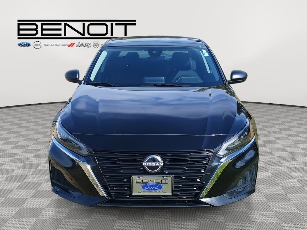 Used 2025 Nissan Altima SV Sedan