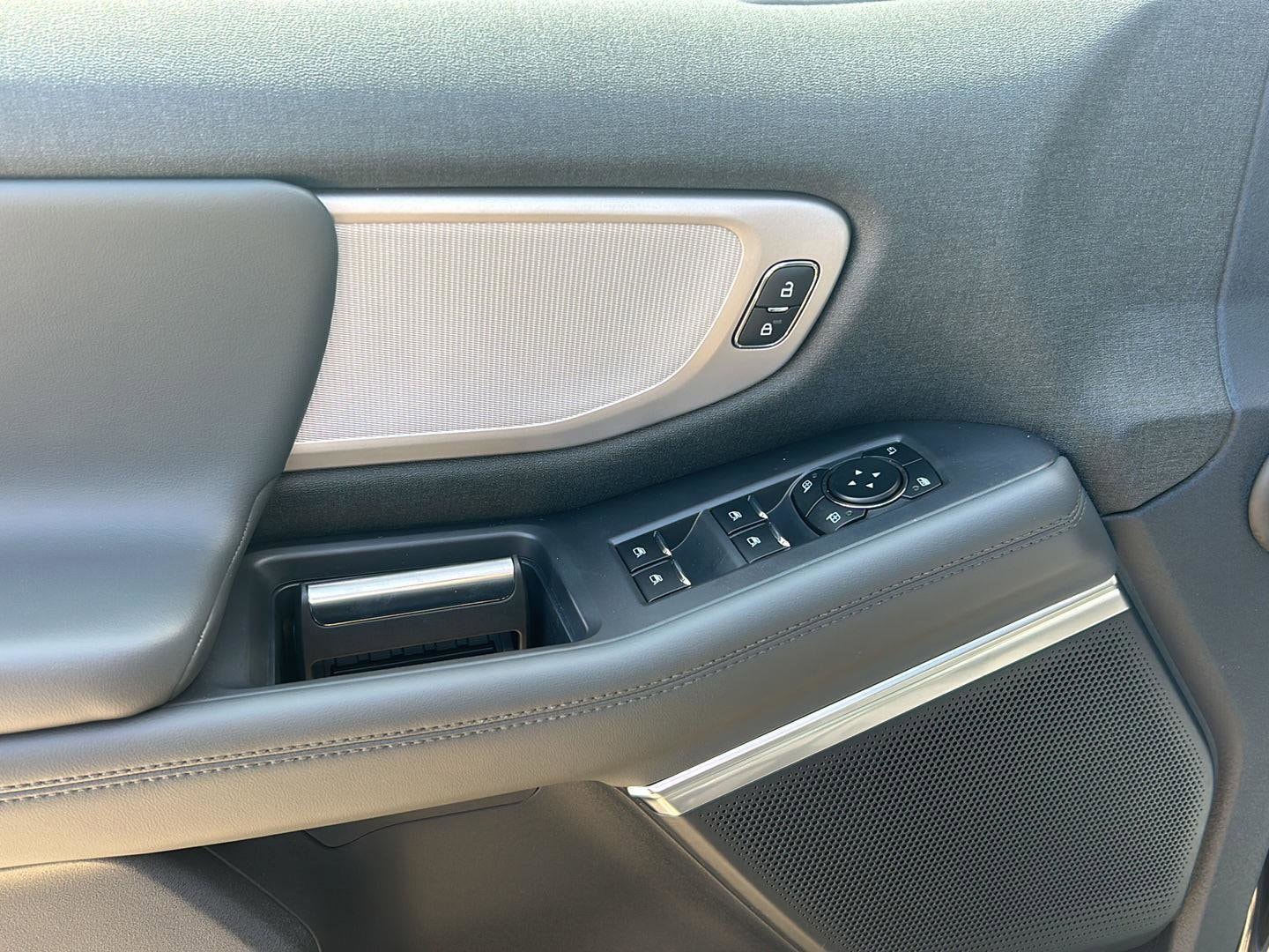 2026 Ford Expedition Active - Photo 10