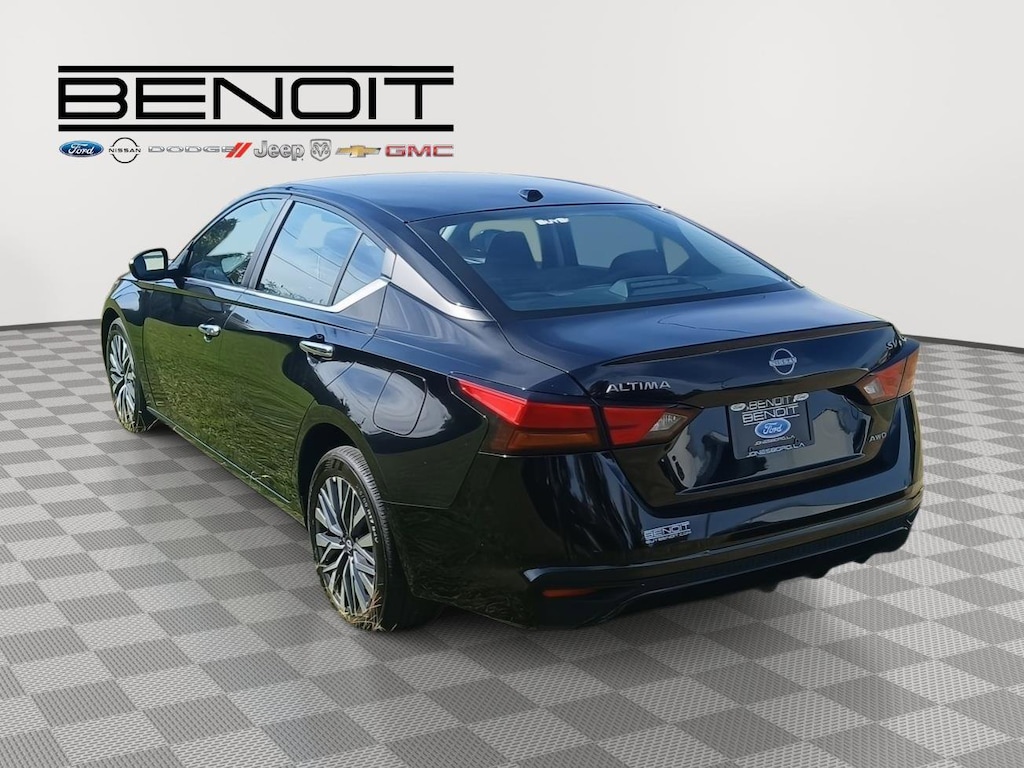 Used 2025 Nissan Altima SV Sedan