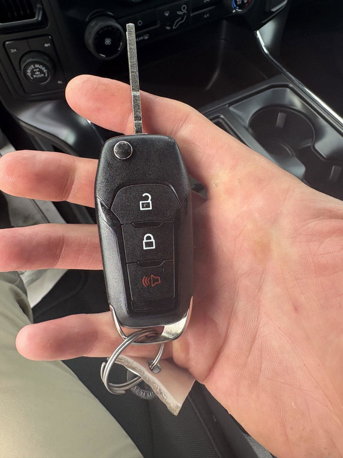 2025 Ford F-150 STX photo 4