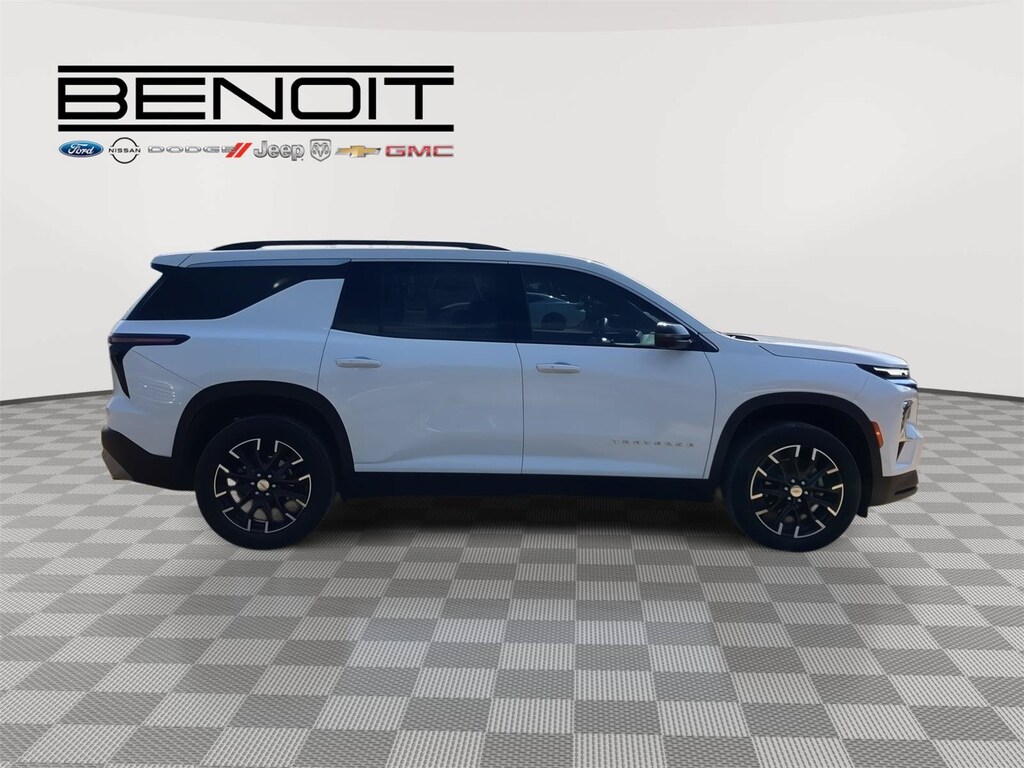 Used 2025 Chevrolet Traverse LT SUV
