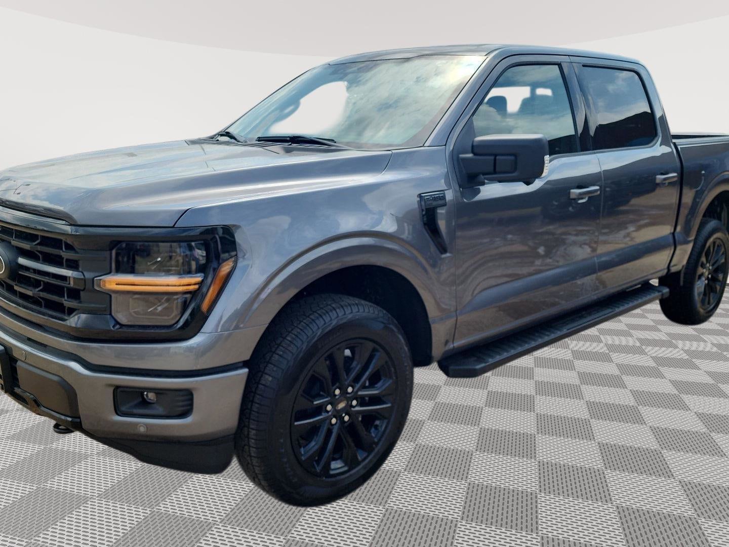 2025 Ford F-150 XLT's photo