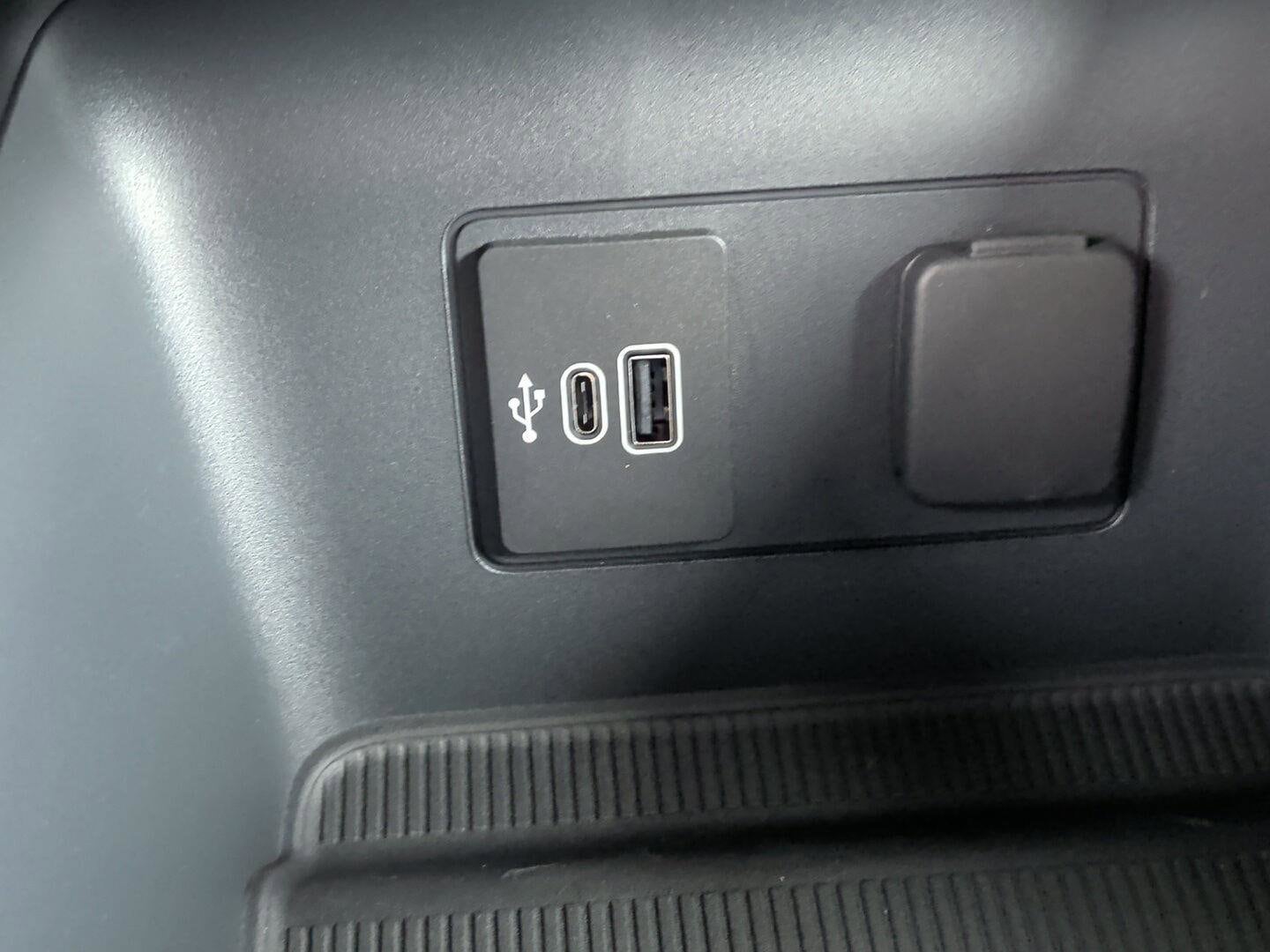 2026 Ford Explorer Tremor - Photo 25