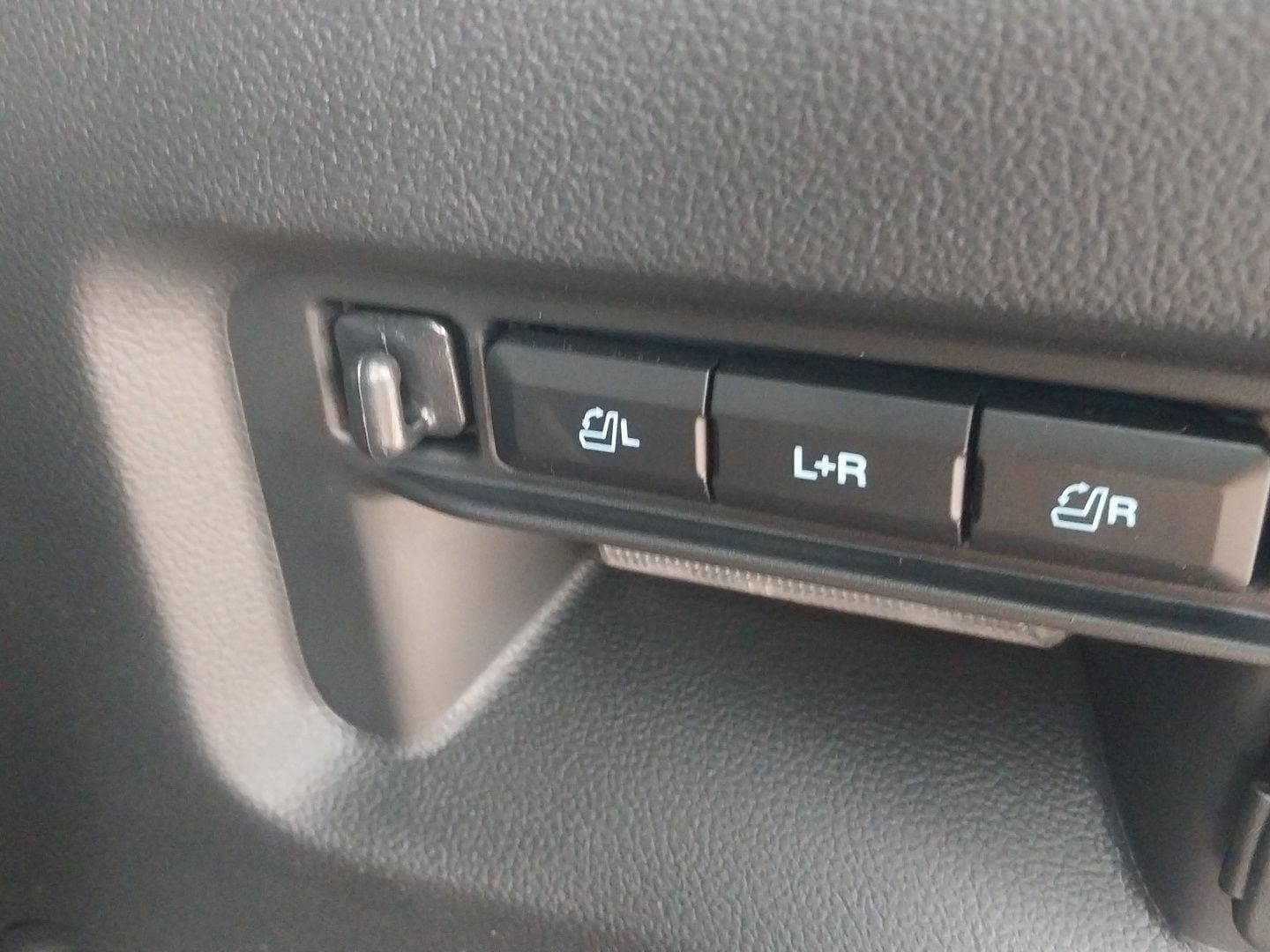 2026 Ford Explorer ST - Photo 25