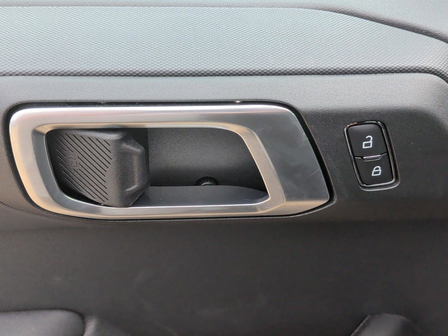 2025 Ford Bronco 4-Door Base - Photo 10