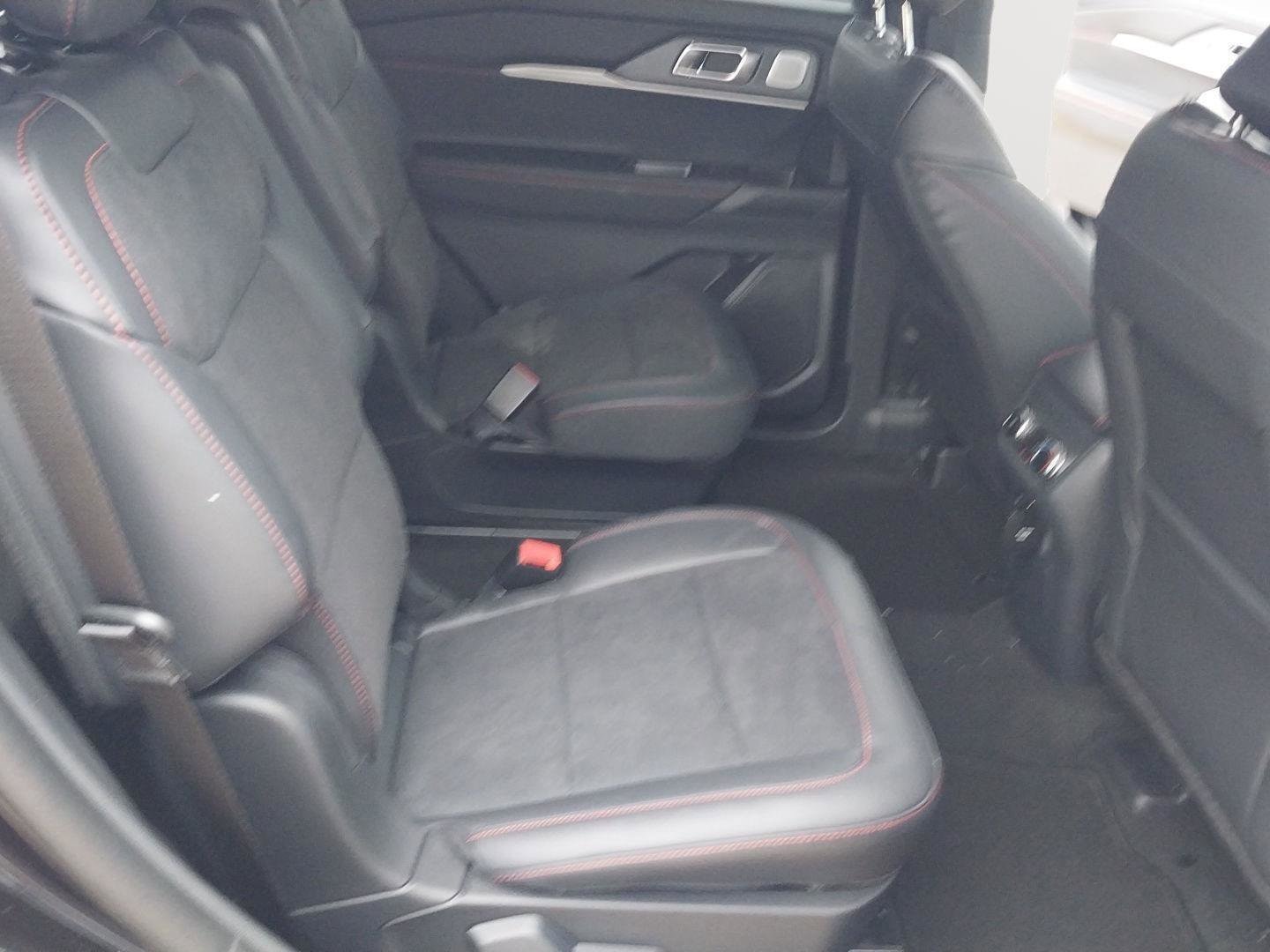 2026 Ford Explorer ST - Photo 20